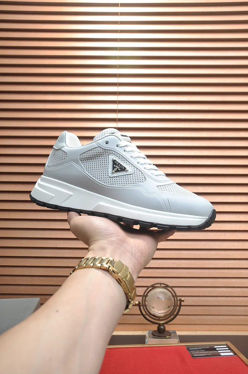 Men's shoes 💰580💶 [PRADA] Top original items, new seasonal styles, high-quality original items, top-grade high-mercerized cowhide combined with original breathable fabric + imported glue, imported stretch fabric inside with original cowhide feet, original thick outsole! Quality guaranteed! Code 38-45 (45 customized)
